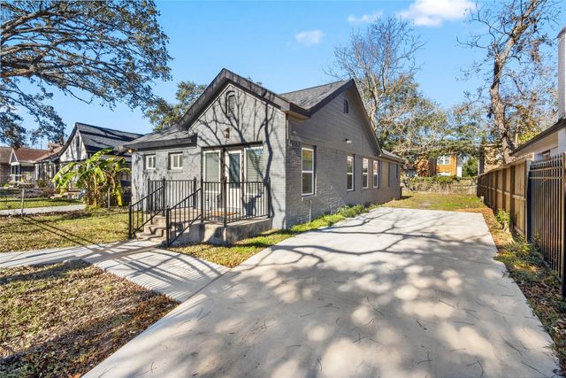 2711 Eagle Street, Houston, TX 77004