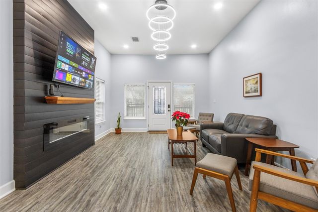 2711 Eagle Street, Houston, TX 77004