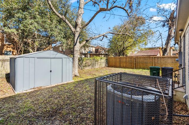 2711 Eagle Street, Houston, TX 77004