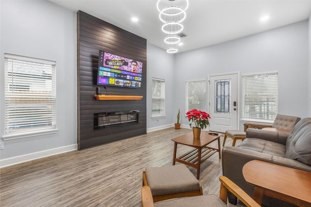 2711 Eagle Street, Houston, TX 77004
