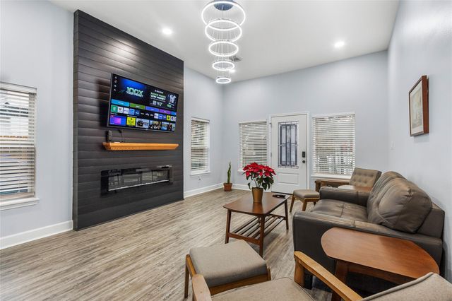 2711 Eagle Street, Houston, TX 77004