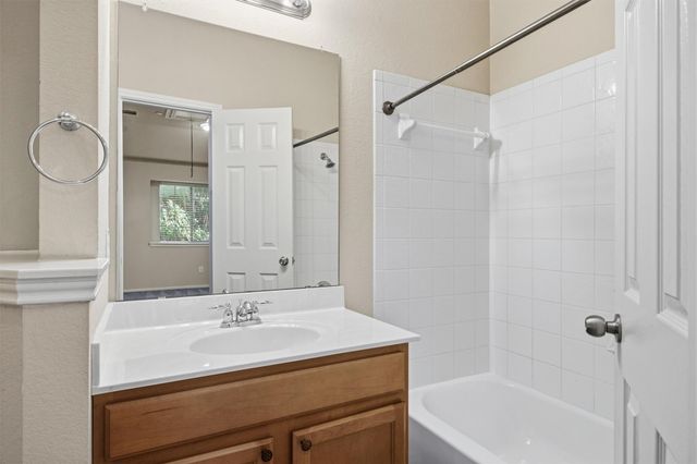 1310 W Parmer LN 7B, Austin, TX 78727
