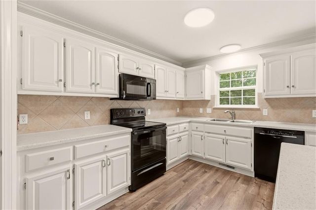 2116 Bradford Place, Excelsior Springs, MO 64024