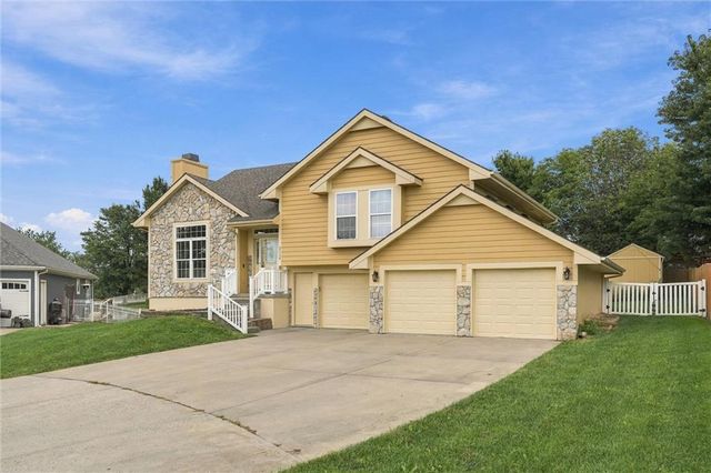 2116 Bradford Place, Excelsior Springs, MO 64024