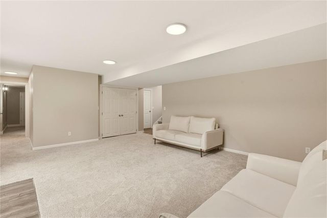 2116 Bradford Place, Excelsior Springs, MO 64024