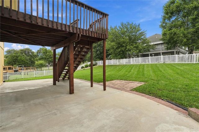 2116 Bradford Place, Excelsior Springs, MO 64024