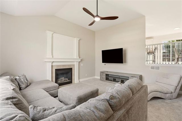 2116 Bradford Place, Excelsior Springs, MO 64024