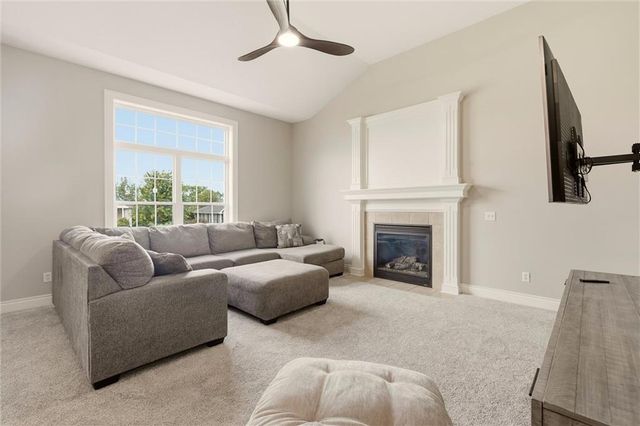 2116 Bradford Place, Excelsior Springs, MO 64024
