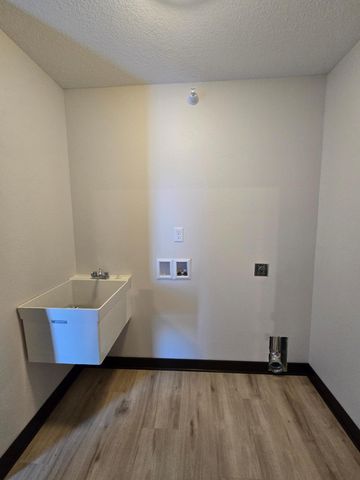 912 Katelyn Circle NE, Montgomery, MN 56069