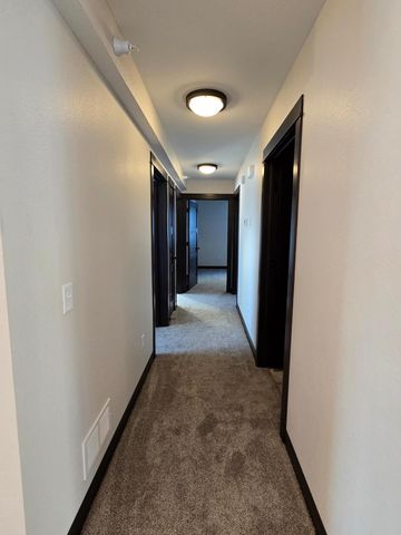 912 Katelyn Circle NE, Montgomery, MN 56069