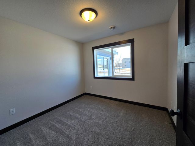 912 Katelyn Circle NE, Montgomery, MN 56069