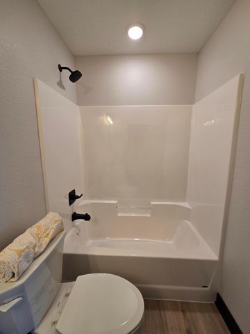 912 Katelyn Circle NE, Montgomery, MN 56069