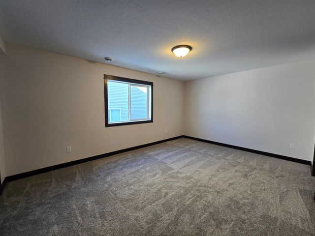 912 Katelyn Circle NE, Montgomery, MN 56069