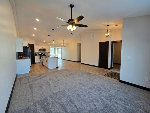 912 Katelyn Circle NE, Montgomery, MN 56069