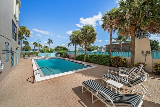 355 E Ocean Dr 401, Hutchinson Island, FL 34949