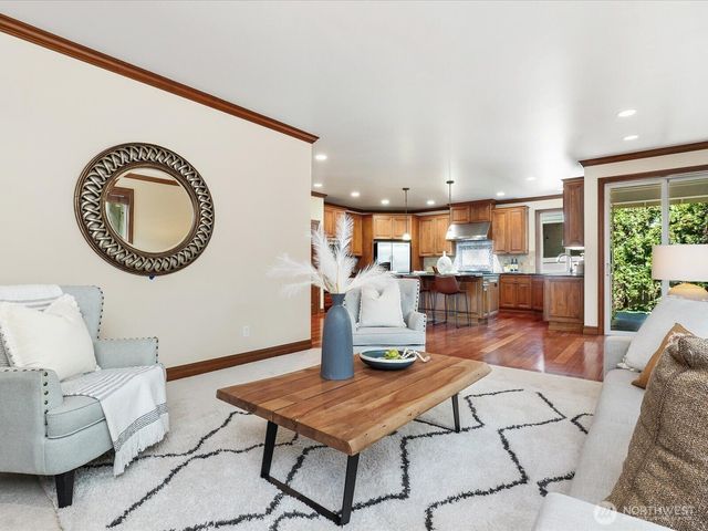 2058 211th Place SE, Sammamish, WA 98075