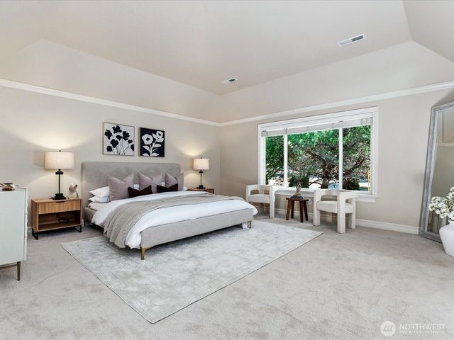 2058 211th Place SE, Sammamish, WA 98075