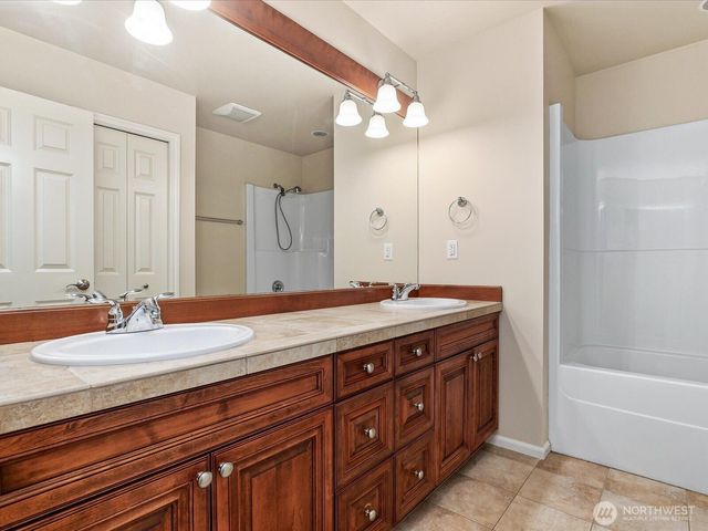 2058 211th Place SE, Sammamish, WA 98075