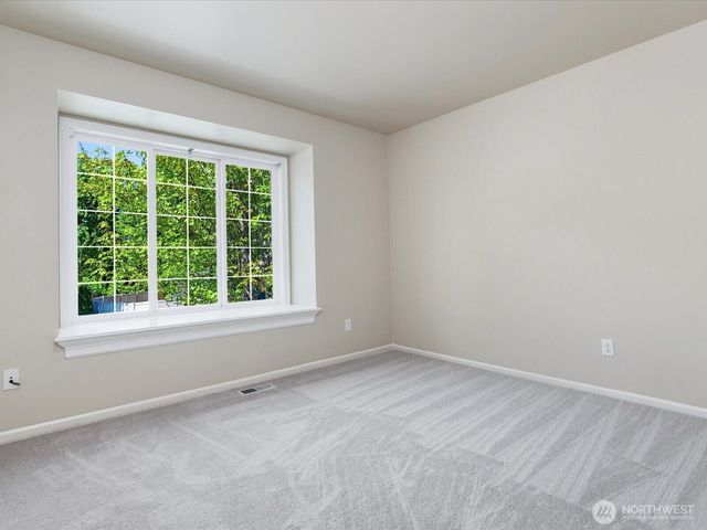 2058 211th Place SE, Sammamish, WA 98075