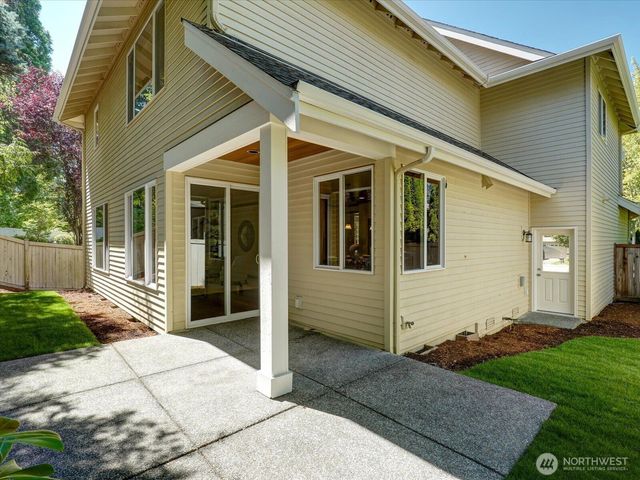 2058 211th Place SE, Sammamish, WA 98075