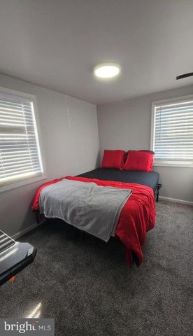 20 E BUCK ST, Paulsboro, NJ 08066