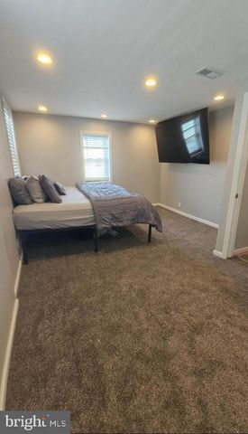 20 E BUCK ST, Paulsboro, NJ 08066