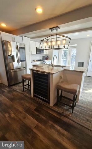 20 E BUCK ST, Paulsboro, NJ 08066