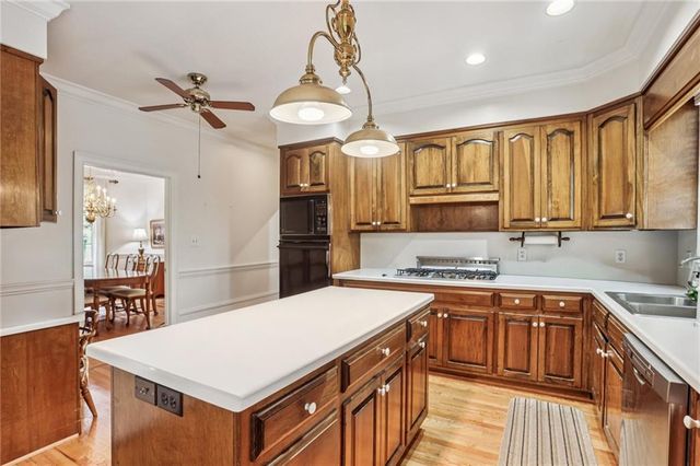 527 N Saint Marys NW Lane, Marietta, GA 30064