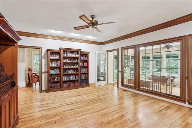 527 N Saint Marys NW Lane, Marietta, GA 30064