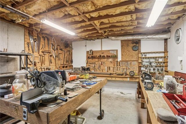 527 N Saint Marys NW Lane, Marietta, GA 30064