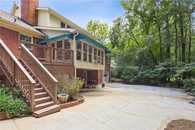 527 N Saint Marys NW Lane, Marietta, GA 30064