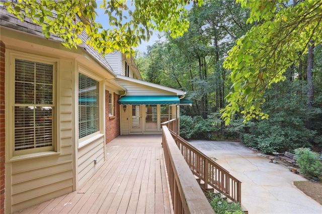 527 N Saint Marys NW Lane, Marietta, GA 30064