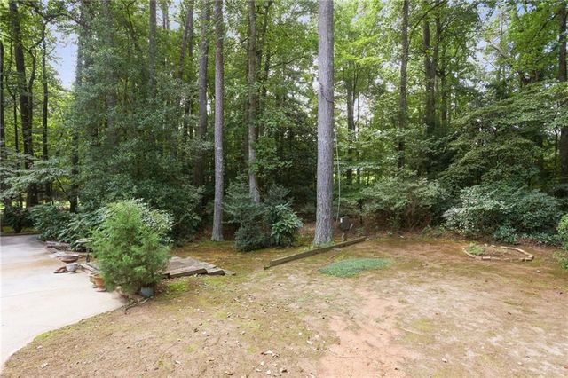 527 N Saint Marys NW Lane, Marietta, GA 30064