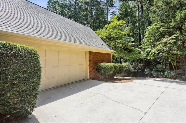 527 N Saint Marys NW Lane, Marietta, GA 30064