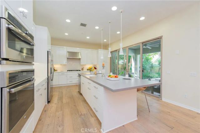 103 Newall, Irvine, CA 92618