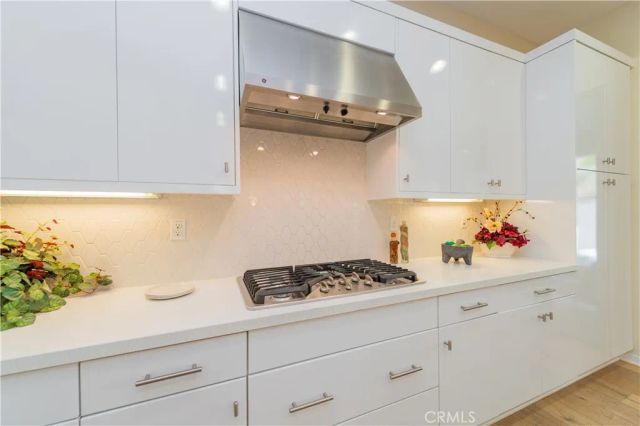 103 Newall, Irvine, CA 92618