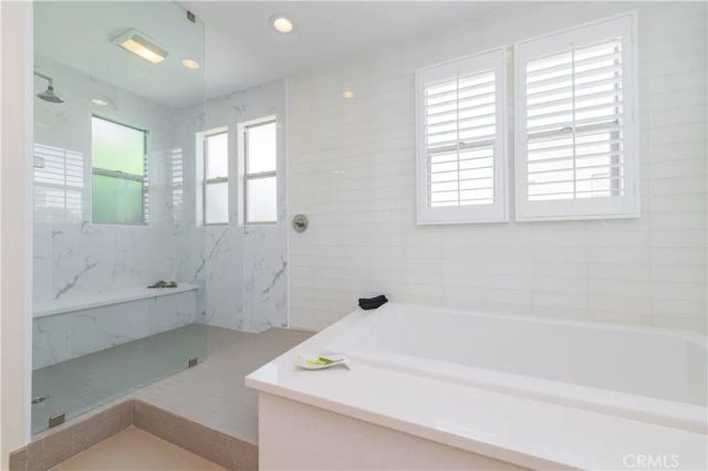 103 Newall, Irvine, CA 92618