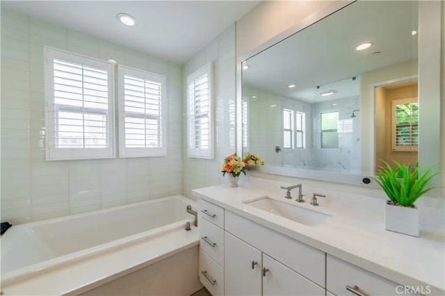 103 Newall, Irvine, CA 92618