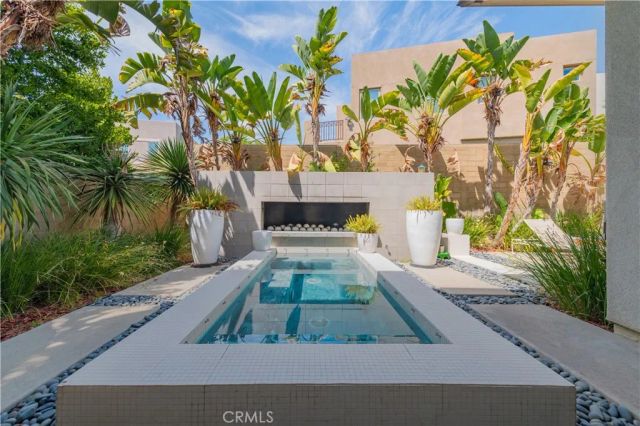 103 Newall, Irvine, CA 92618