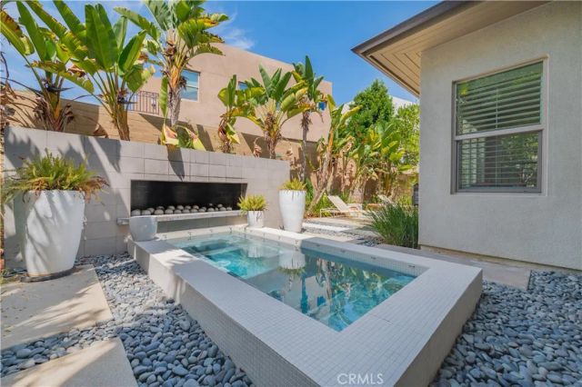 103 Newall, Irvine, CA 92618