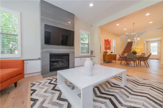 103 Newall, Irvine, CA 92618