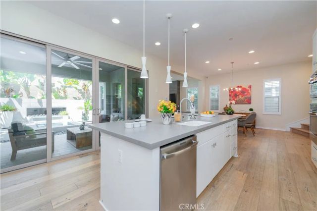 103 Newall, Irvine, CA 92618