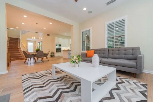 103 Newall, Irvine, CA 92618