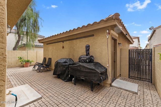 14186 W COUNTRY GABLES Drive, Surprise, AZ 85379