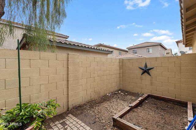 14186 W COUNTRY GABLES Drive, Surprise, AZ 85379