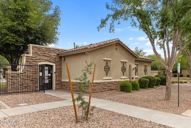 14186 W COUNTRY GABLES Drive, Surprise, AZ 85379
