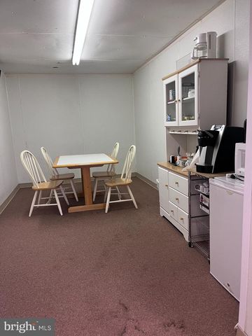 871 W KING, Shippensburg, PA 17257