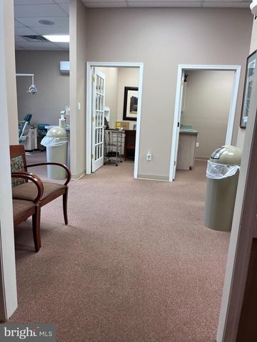 871 W KING, Shippensburg, PA 17257