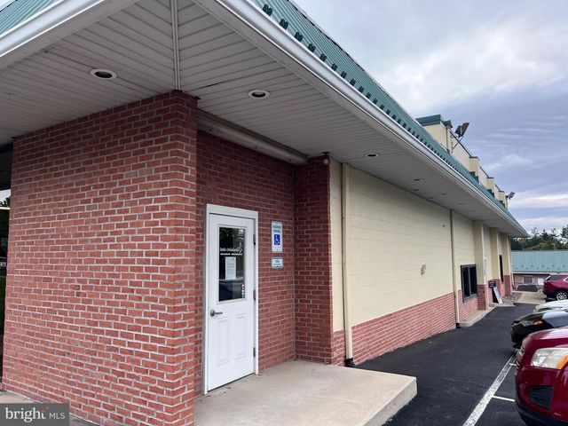 871 W KING, Shippensburg, PA 17257