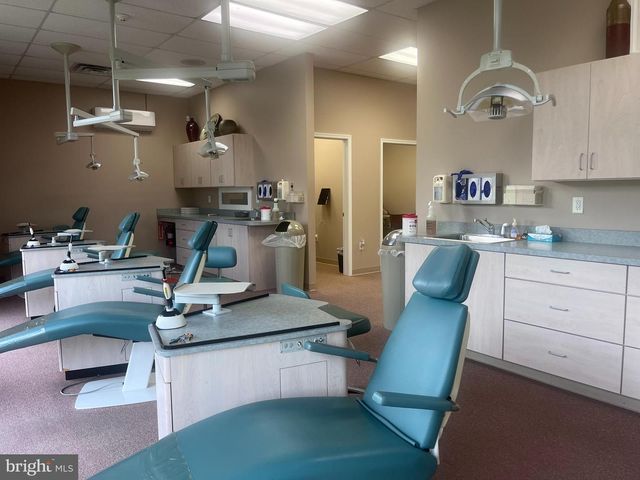 871 W KING, Shippensburg, PA 17257